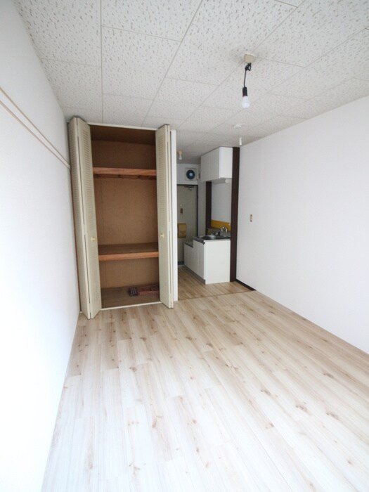 物件内観写真7　(玄関)