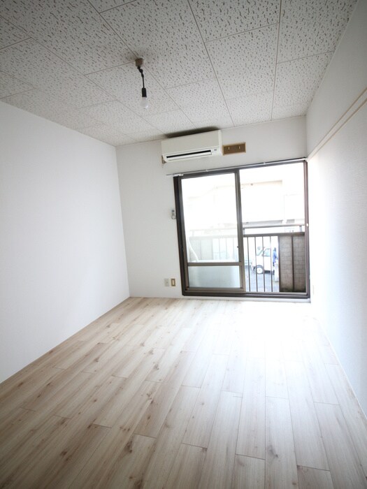 物件内観写真10　(居室)