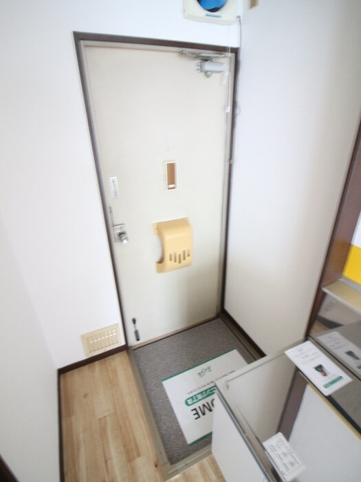 物件内観写真11　(玄関)