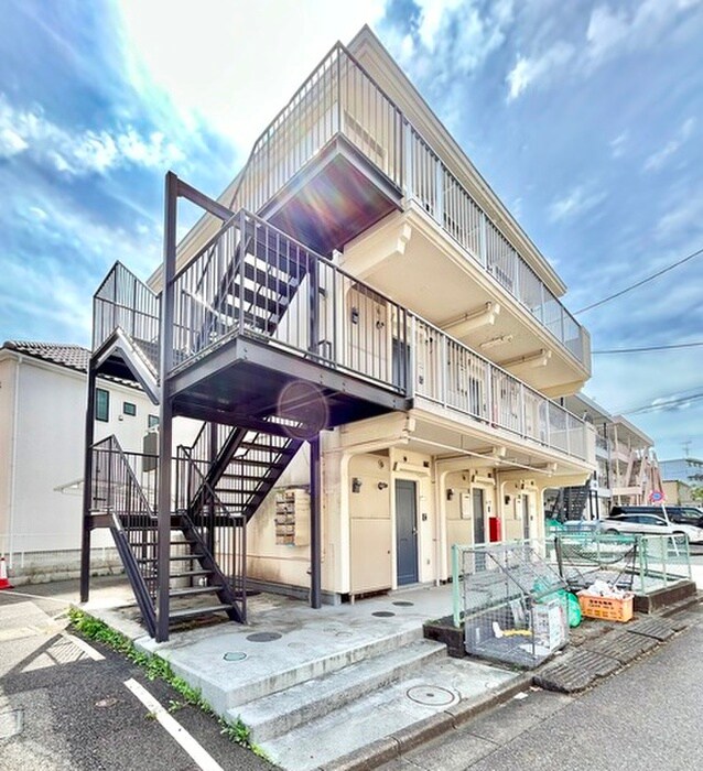 物件外観写真3　(エントランス部分)