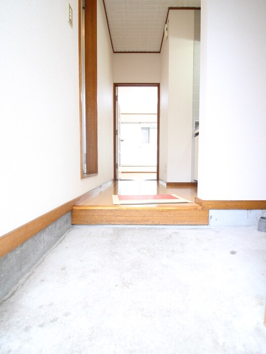 物件内観写真16　(玄関)