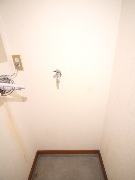 物件内観写真17　(洗濯機置場)