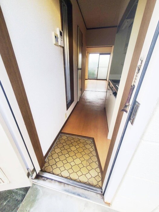 物件内観写真18　(玄関)