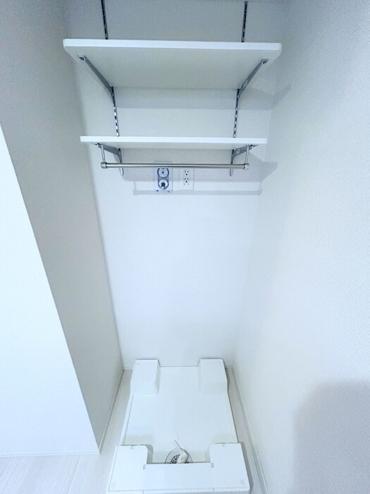 物件内観写真18　(洗濯機置場)