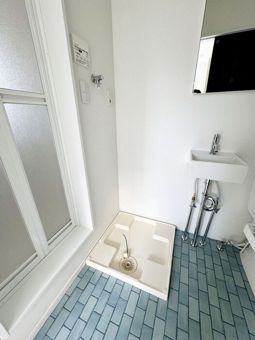 物件内観写真12　(洗濯機置場)