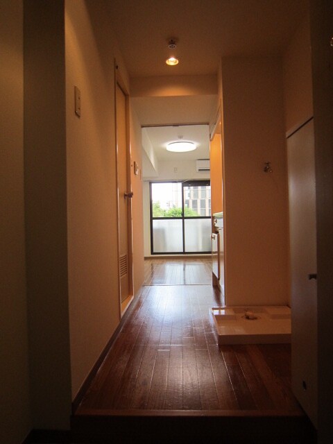 物件内観写真12　(廊下)