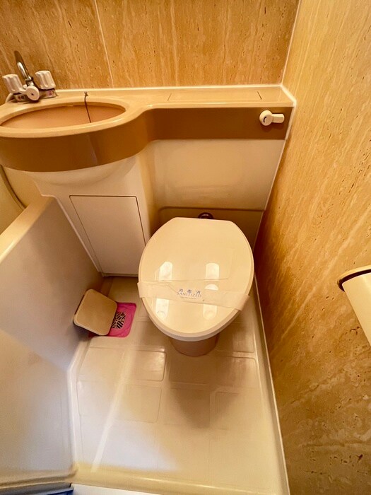 物件内観写真14　(トイレ)