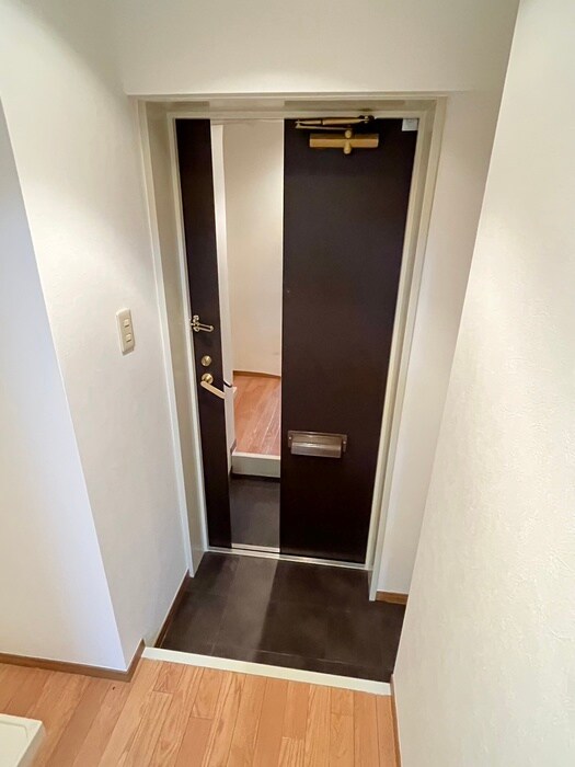物件内観写真21　(玄関)