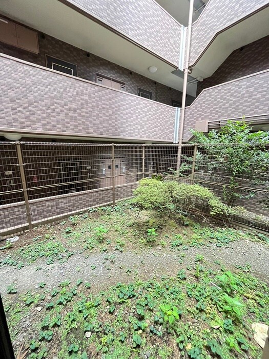 物件内観写真22　(室内からの展望)