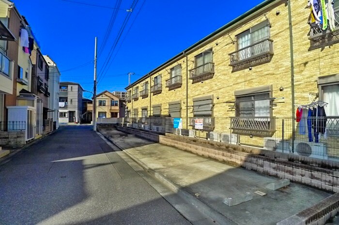 物件外観写真5　(駐車場)