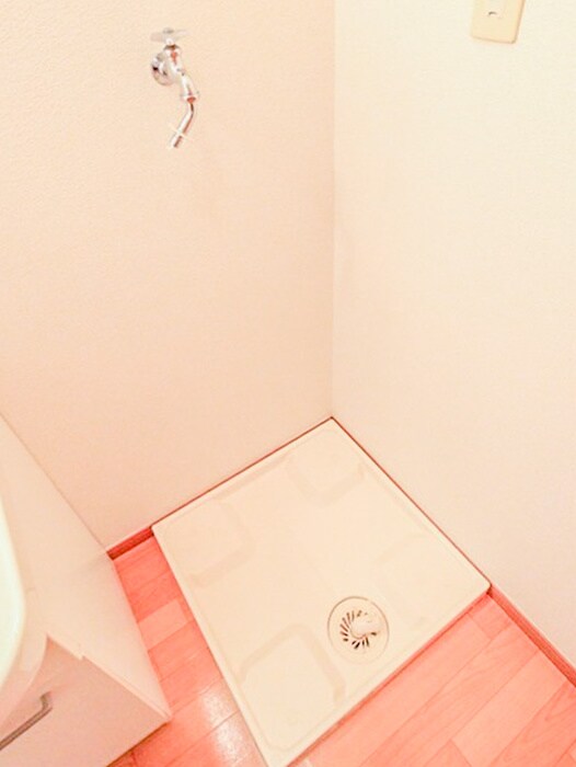 物件内観写真14　(洗濯機置場)