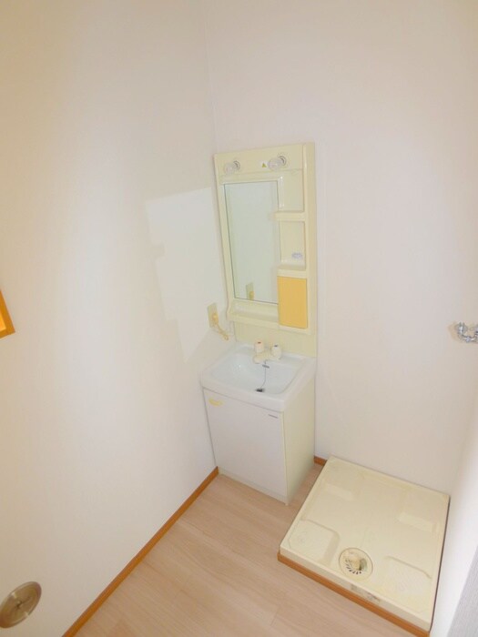 物件内観写真17　(洗濯機置場)