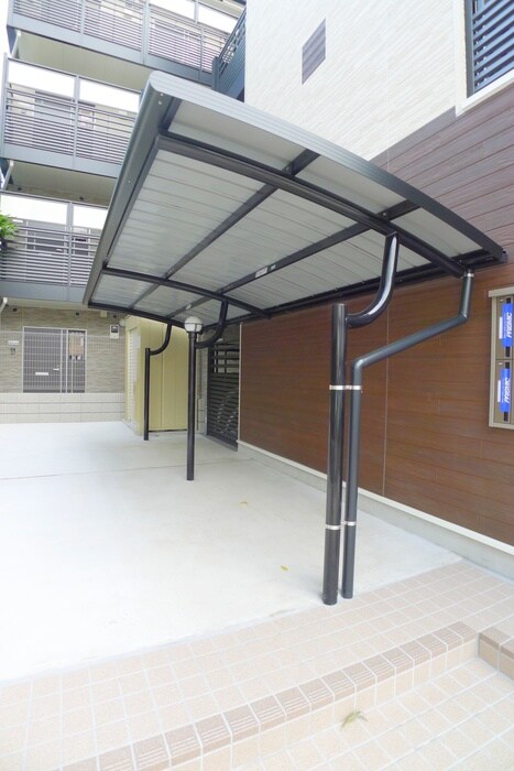 物件外観写真2　(駐輪場)