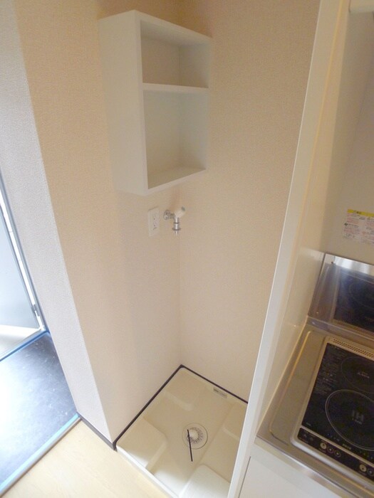 物件内観写真14　(洗濯機置場)