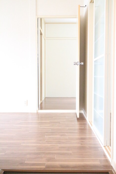 物件内観写真10　(玄関)