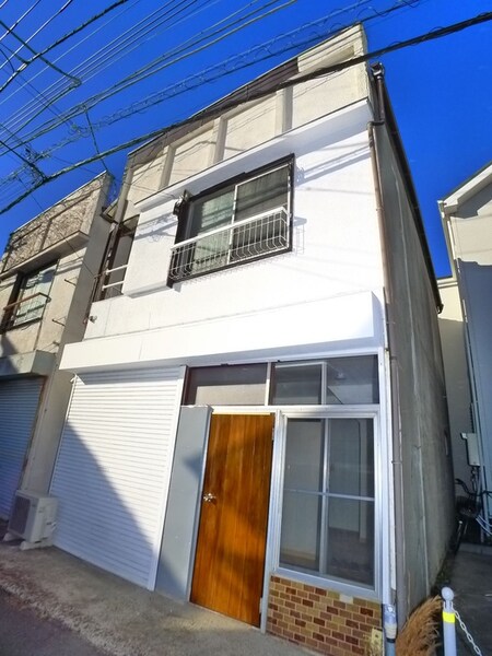 南逆井戸建外観写真