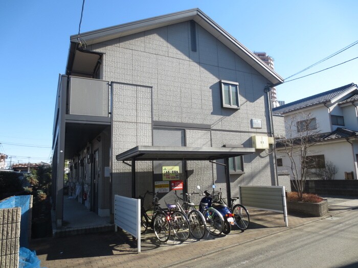 物件外観写真2　(駐輪場)