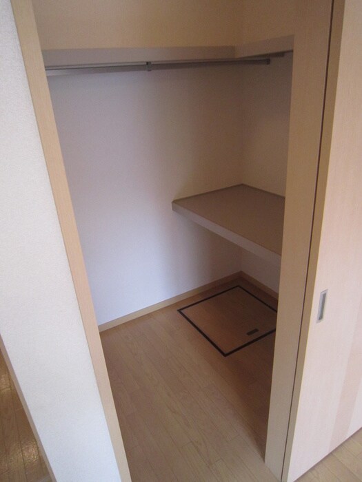 物件内観写真10　(収納)