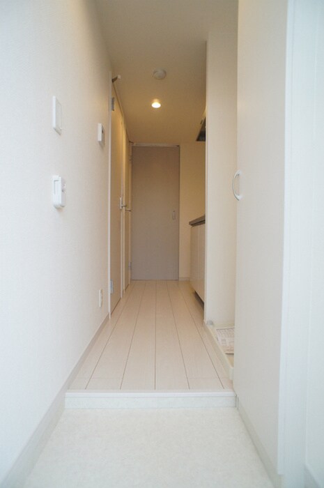 物件内観写真11　(玄関)