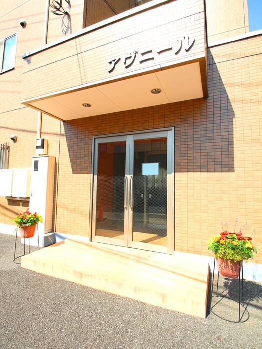 物件外観写真2　(エントランス部分)
