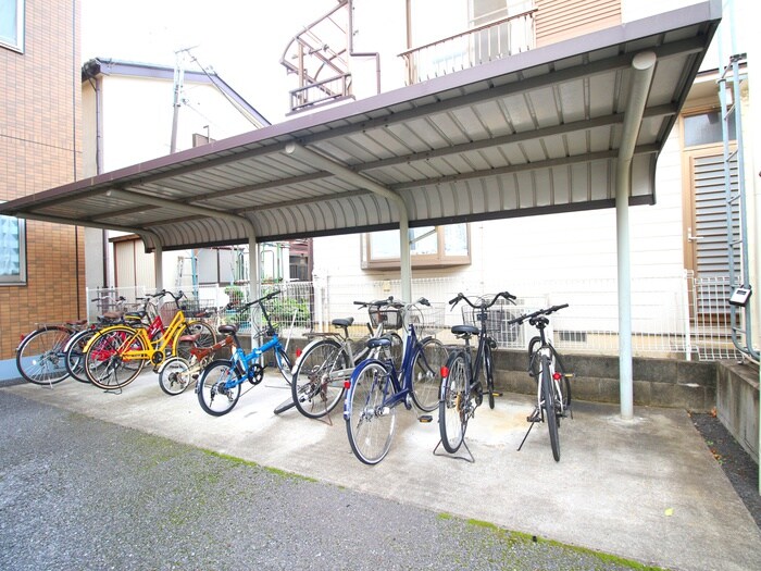 物件外観写真4　(駐輪場)