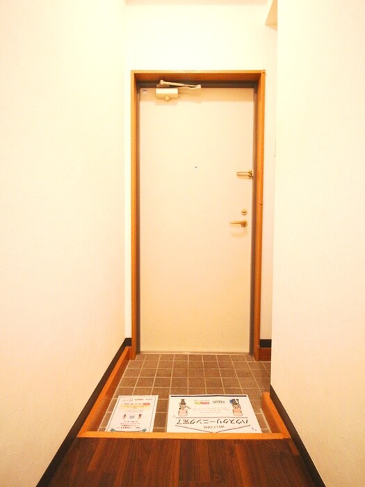 物件内観写真17　(玄関)
