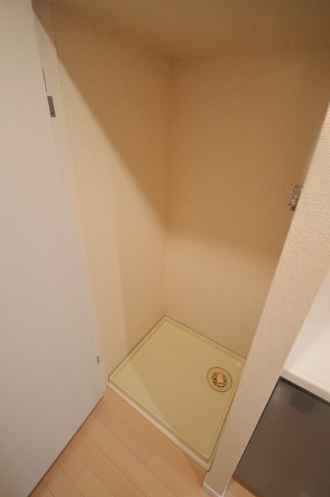 物件内観写真14　(洗濯機置場)