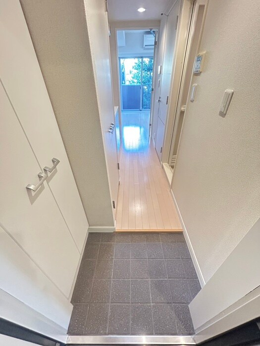 物件内観写真18　(玄関)
