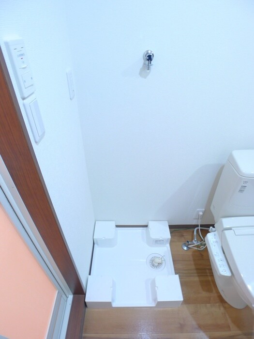 物件内観写真11　(洗濯機置場)