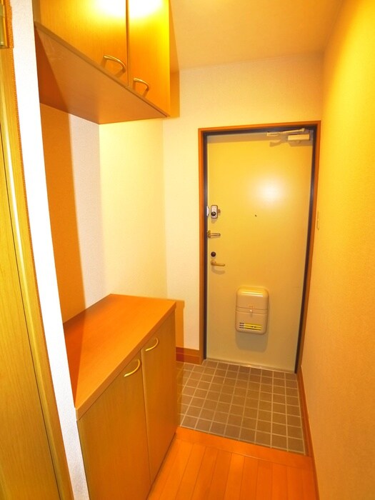 物件内観写真14　(玄関)