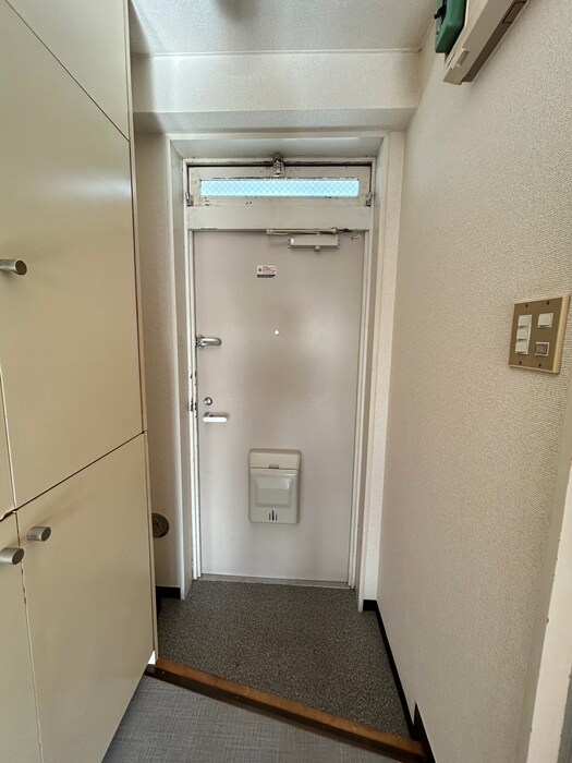 物件内観写真19　(玄関)