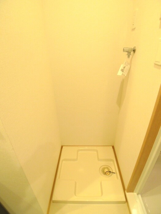 物件内観写真14　(洗濯機置場)