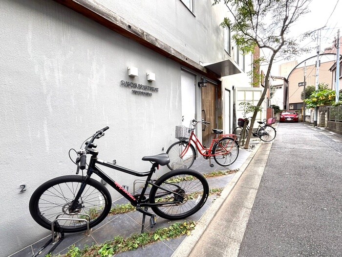 物件外観写真4　(駐輪場)