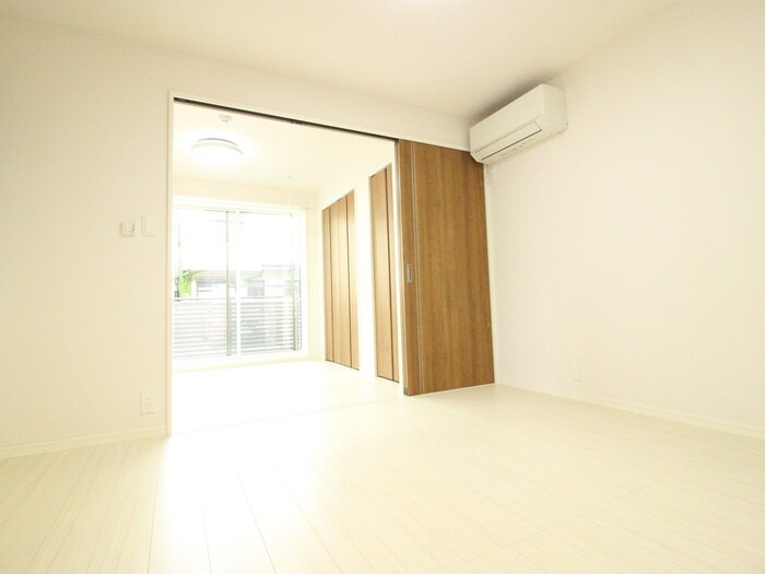 物件内観写真9　(居室)