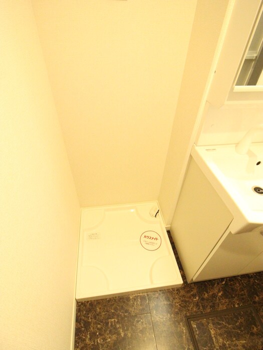 物件内観写真14　(洗濯機置場)