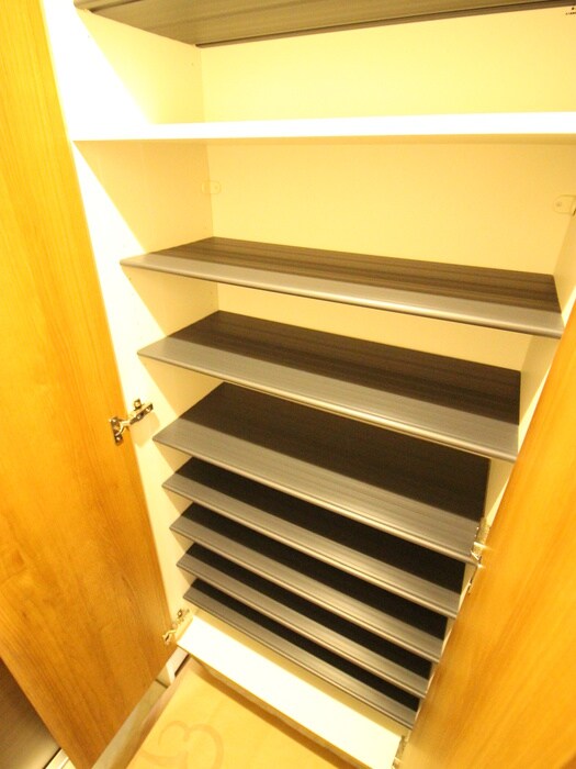 物件内観写真18　(靴箱)