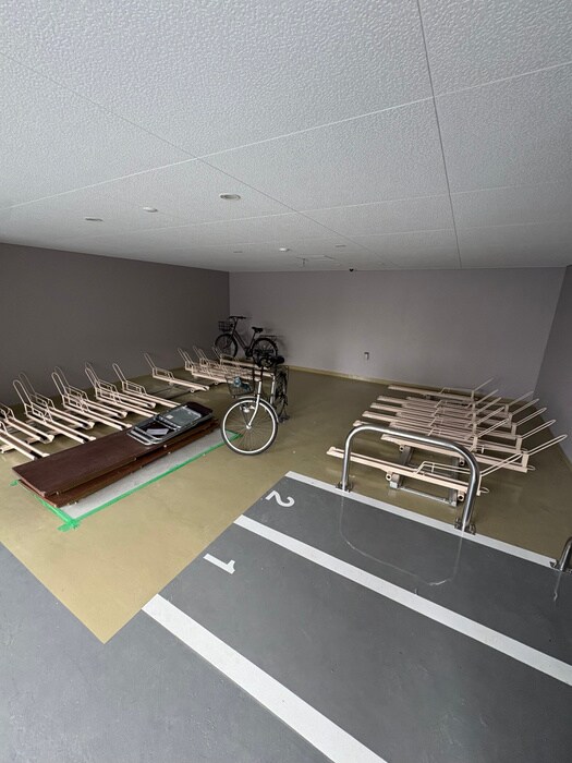 物件外観写真5　(駐輪場)