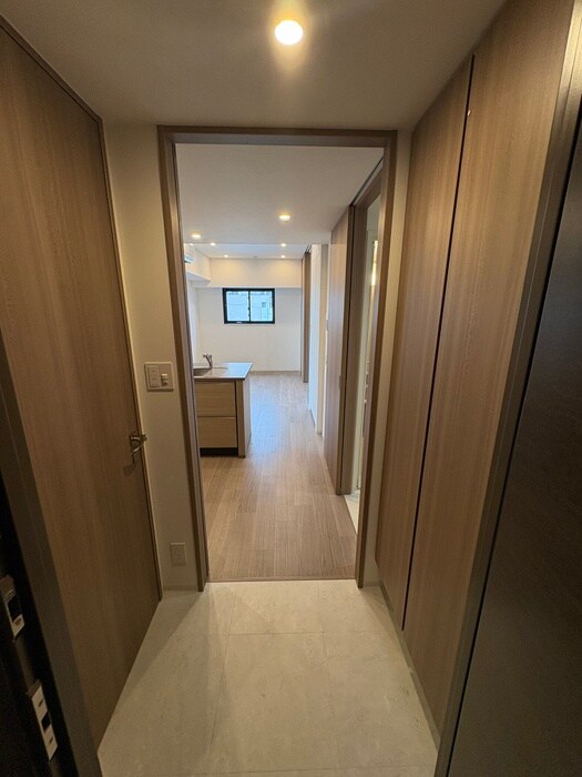 物件内観写真13　(玄関)