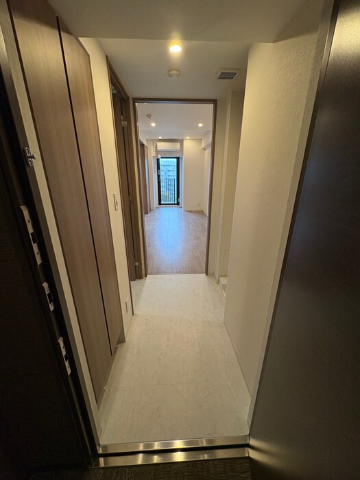 物件内観写真13　(玄関)