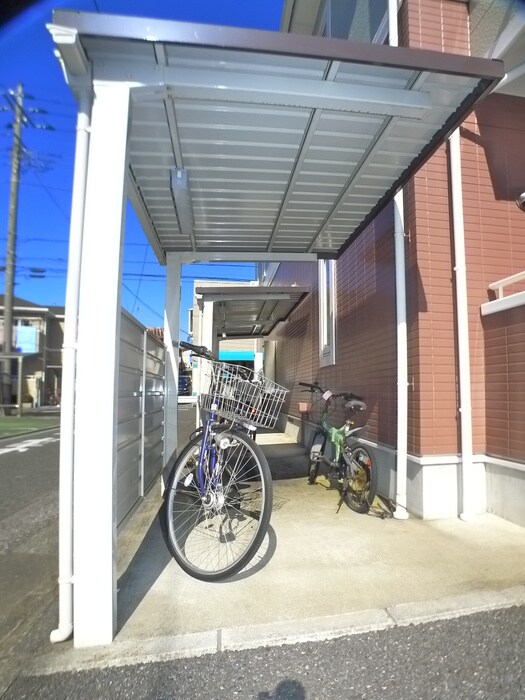 物件外観写真3　(駐輪場)