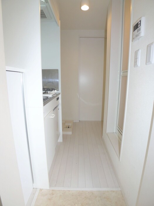 物件内観写真7　(玄関)