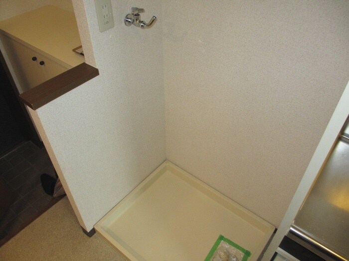 物件内観写真13　(洗濯機置場)