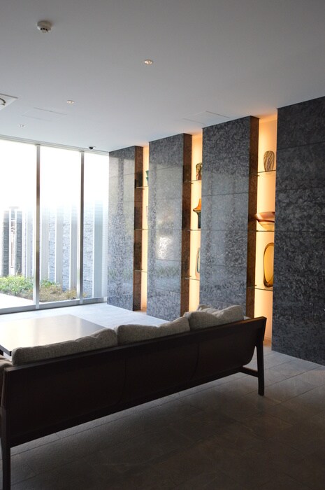 物件外観写真4　(エントランス部分)