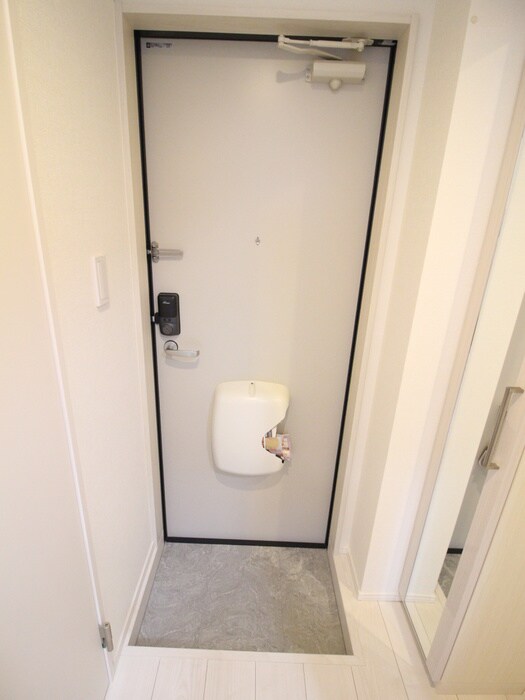 物件内観写真12　(玄関)
