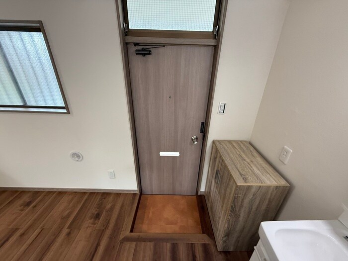 物件内観写真14　(玄関)