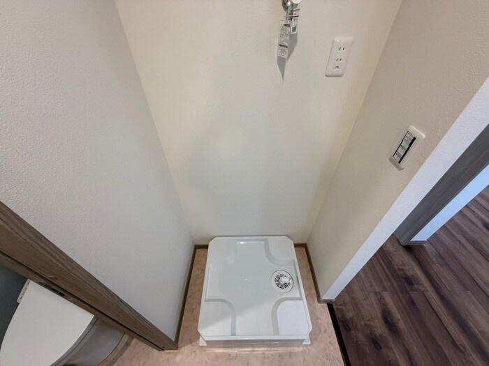 物件内観写真17　(洗濯機置場)