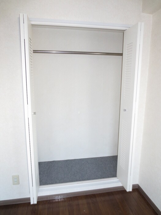 物件内観写真12　(収納)