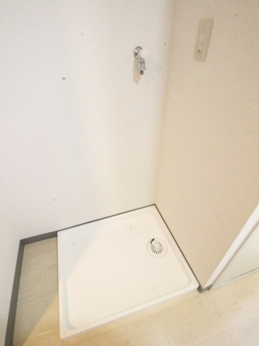 物件内観写真13　(洗濯機置場)