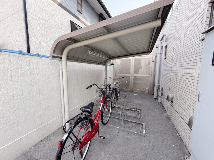 物件外観写真6　(駐輪場)