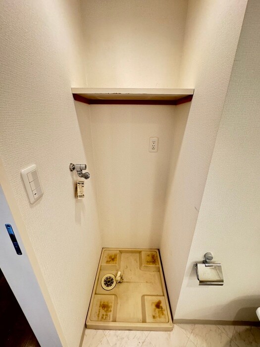 物件内観写真15　(洗濯機置場)